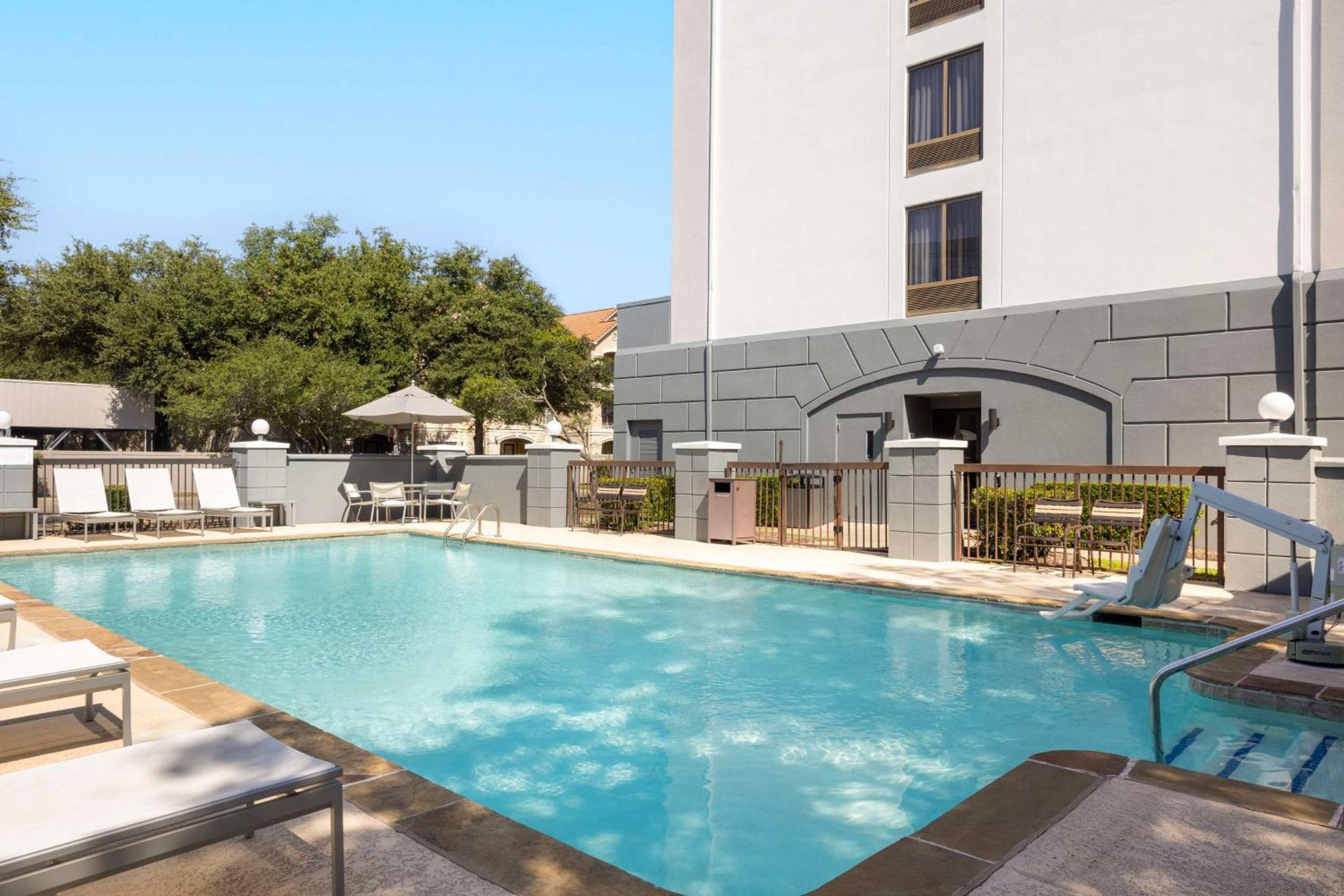 Hyatt Place Dallas North By The Galleria Addison Buitenkant foto